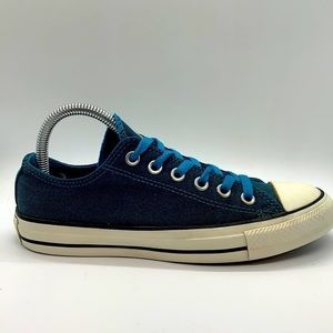 Women’s Converse canvas Chuck Taylor low tops